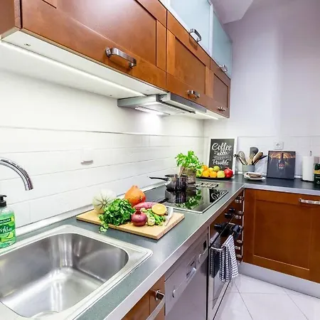 Elegant And Cozy In The Amazing Part Of Downtown *