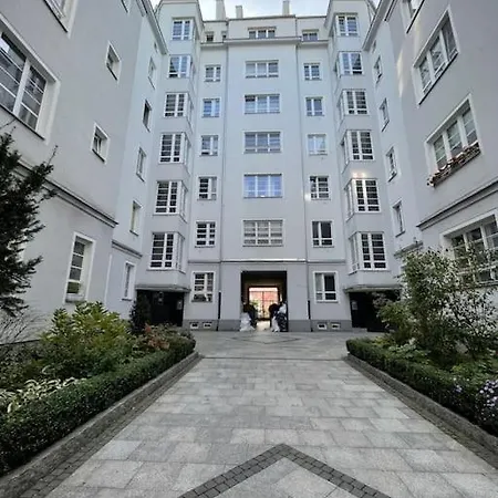 Elegant And Cozy In The Amazing Part Of Downtown