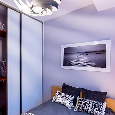 Elegant And Cozy In The Amazing Part Of Downtown *