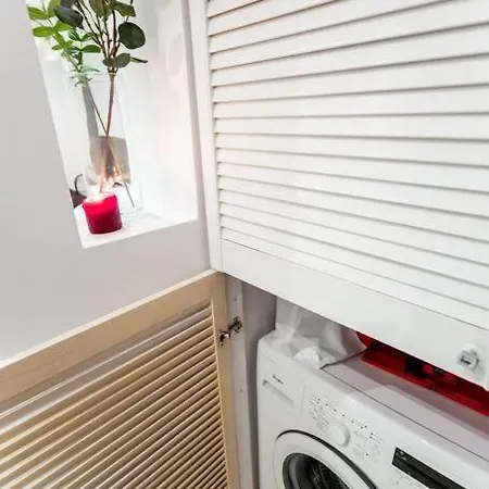 アパート Elegant And Cozy In The Amazing Part Of Downtown ワルシャワ