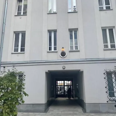 Elegant And Cozy In The Amazing Part Of Downtown Warsaw