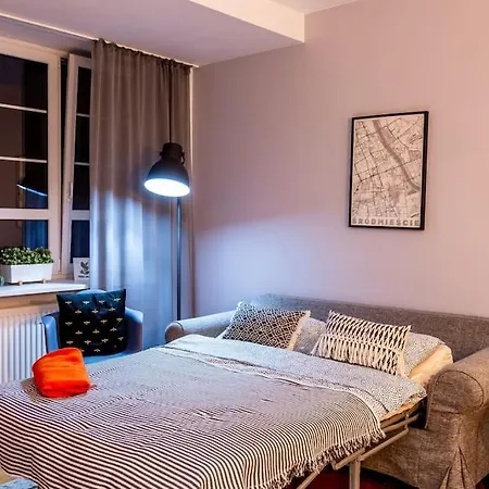 Elegant And Cozy In The Amazing Part Of Downtown Varsóvia