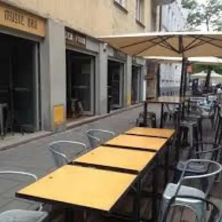 Elegant And Cozy In The Amazing Part Of Downtown