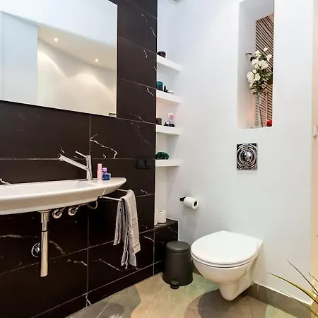 Elegant And Cozy In The Amazing Part Of Downtown * Warsaw