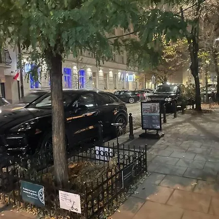 Elegant And Cozy In The Amazing Part Of Downtown *