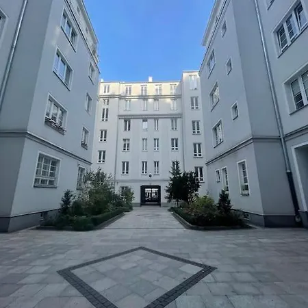 Elegant And Cozy In The Amazing Part Of Downtown