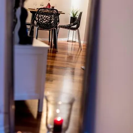 Elegant And Cozy In The Amazing Part Of Downtown