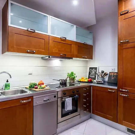 Elegant And Cozy In The Amazing Part Of Downtown وارسو